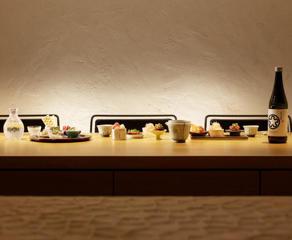 築地で最も歴史ある江戸前鮨とTSUKI厳選日本酒のペアリング<br>築地を味わい尽くす大人贅沢なホテルステイ