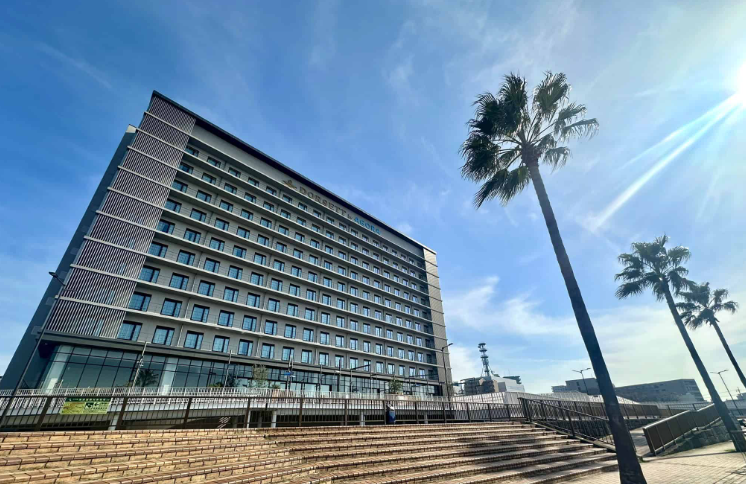 【親子で体験】イルカと泳いで、アフタヌーンティーに心ときめく！「ドーセット バイ アゴーラ 大阪堺」で過ごす欲張り家族旅